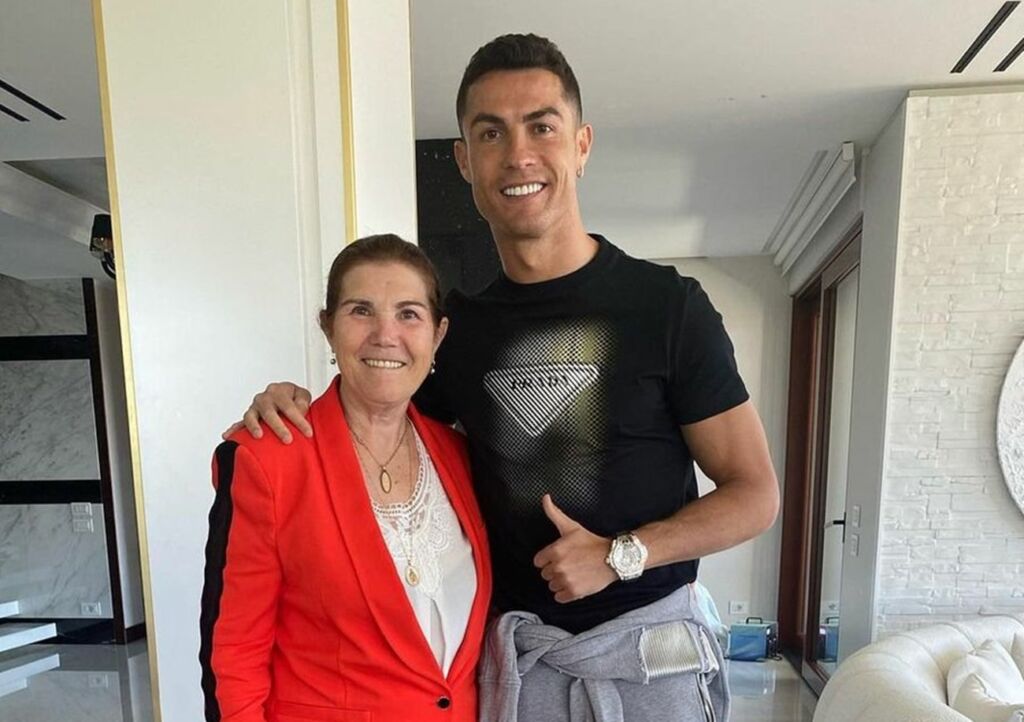 Το… like της μητέρας του Κριστιάνο που μαρτυρά την επιθυμία της για μεταγραφή! (pic)