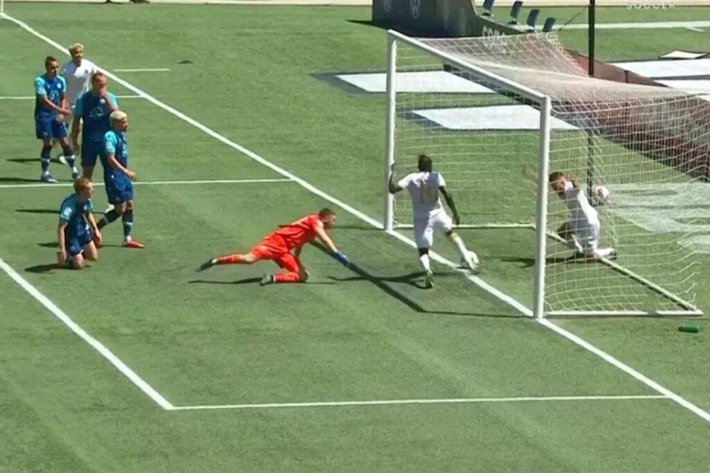 Η μεγαλύτερη ευκαιρία στην ιστορία του ποδοσφαίρου χάθηκε στον Καναδά (vid)