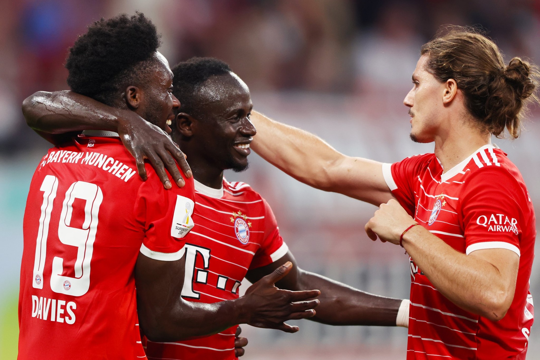 Στέρεψε η Γερμανία από μπύρες και… κούπες: Τα πήρε όλα η Μπάγερν! (vid)