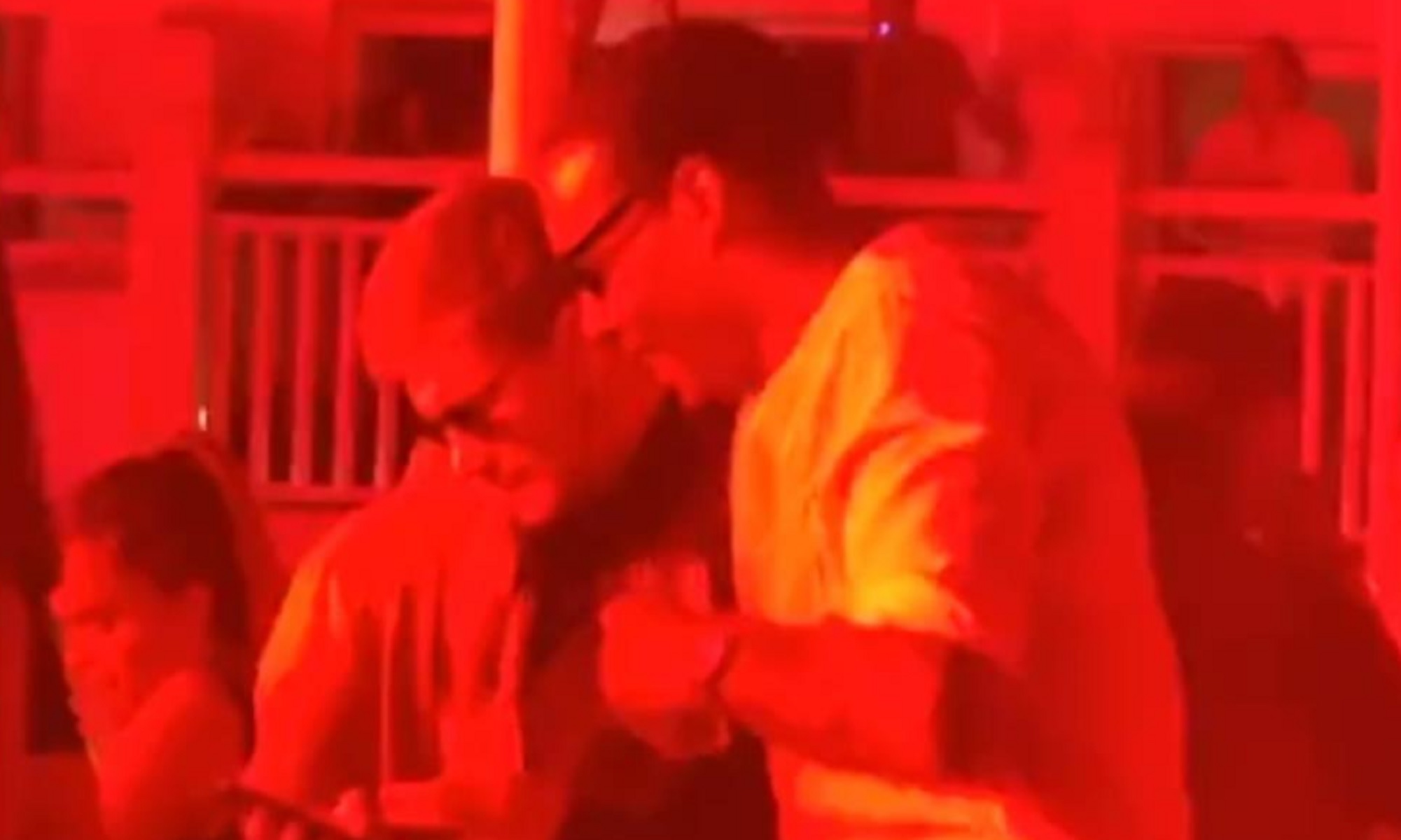 Φαν Ντάικ και Ντε Μπρούιν παρτάρουν… μέχρι τέλους στην Ίμπιζα (vid)