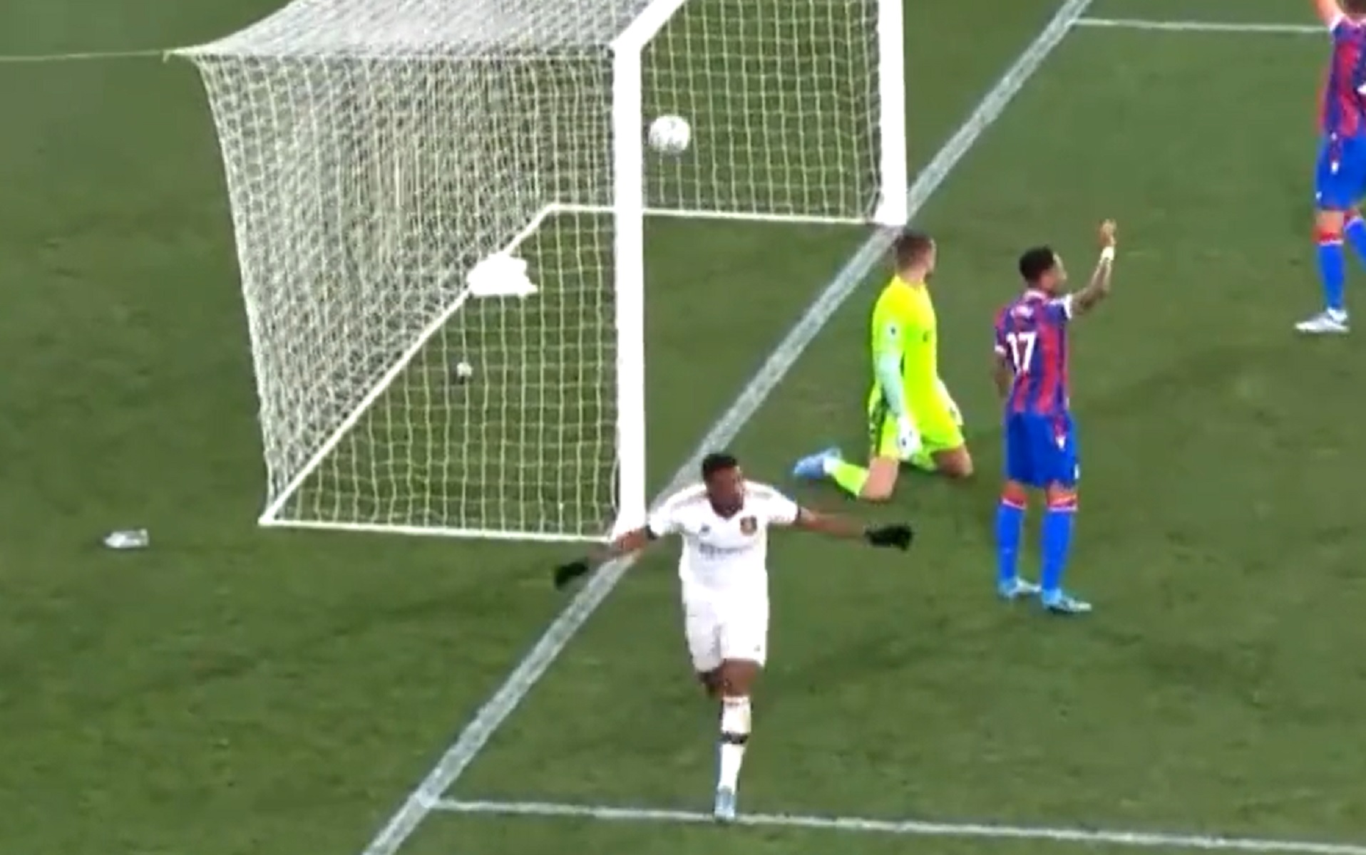 O Μαρσιάλ… καίει με τον Τεν Χαγκ – Το «παστέλι» του Γάλλου στην Πάλας (vid)