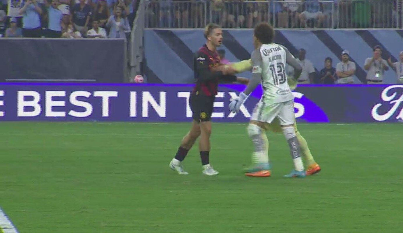 Τραγικός Γκρίλις, έσπρωξε παίκτη που πήγε να τον βοηθήσει – Ροντεό το ματς… (vid)