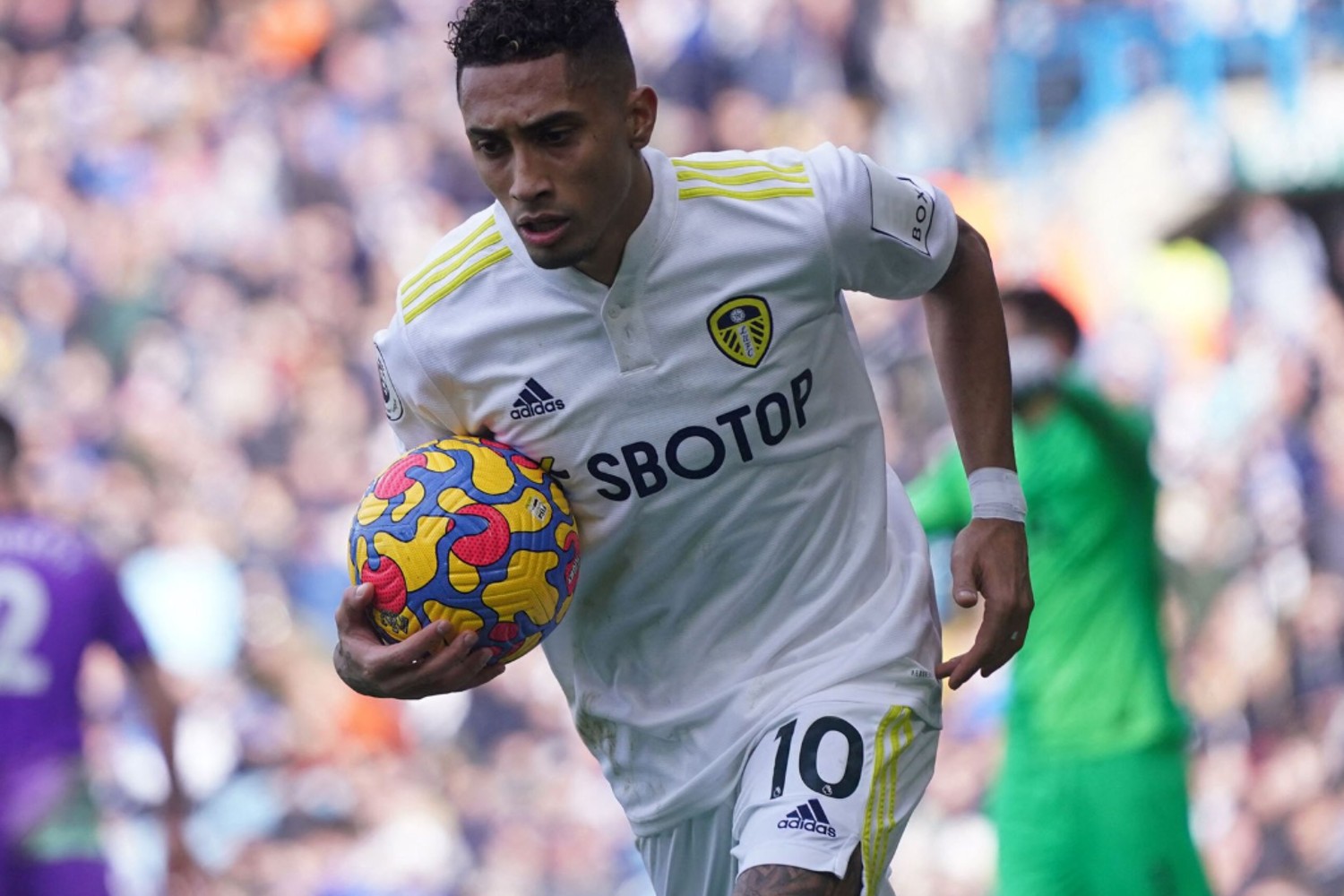 H Μπαρτσελόνα καλείται να δείξει έμπρακτα πόσο θέλει τον Ραφίνια