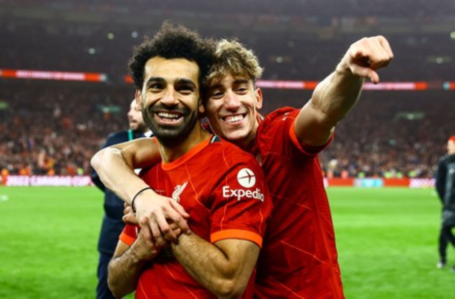 Ο Σαλάχ μοστράρει ξανά κοιλιακούς – Στην παρέα του ο Τσιμίκας (pic)