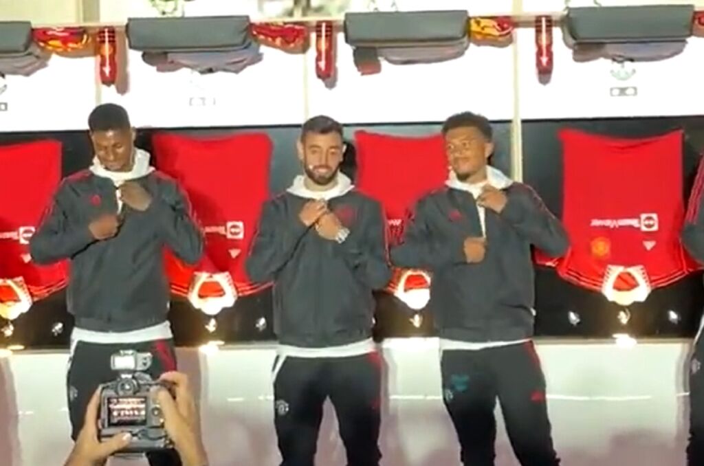 «Άντρες έτοιμοι για όλα» με νέα φανέλα οι «Κόκκινοι Διάβολοι» (vid)