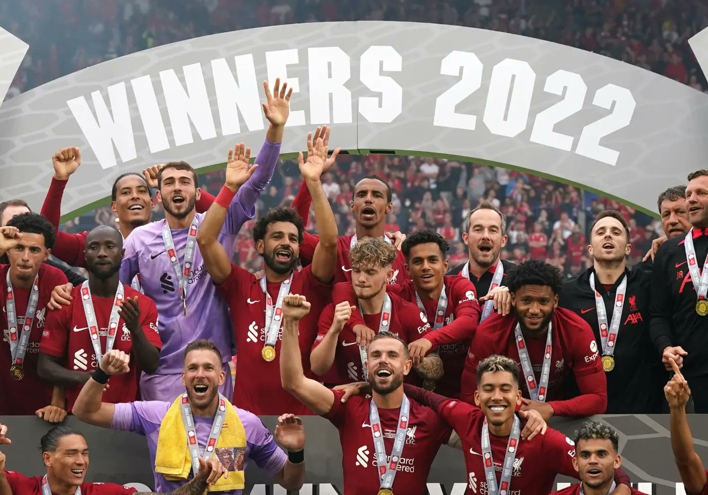 Σαμπάνιες, χοροί και… τρέλα στη Λίβερπουλ για το Community Shield! (vid)