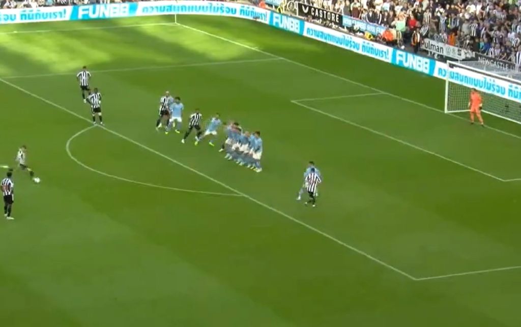 Κίεραν Τρίπιερ: Ο «σπεσιαλίστας» των φάουλ το παρέδωσε με γράμμα στη Σίτι (vid)