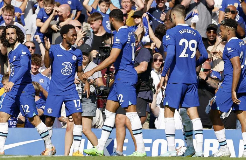 Με σπουδαίο Στέρλινγκ, η Τσέλσι κατατρόπωσε τις «αλεπούδες»! (vid)