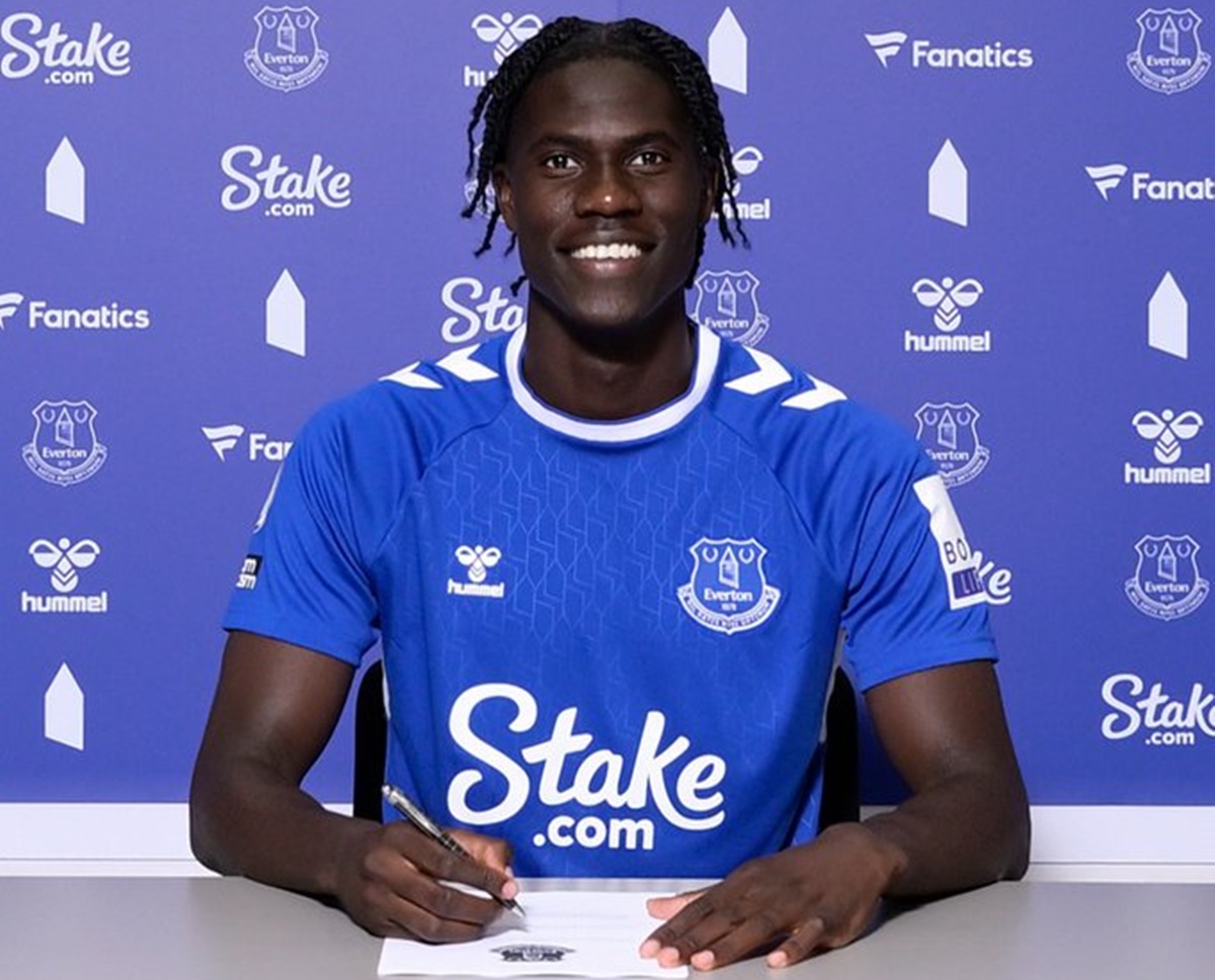 Επίσημο: Πήρε τη χαφάρα της Λιλ η Έβερτον! (vid)