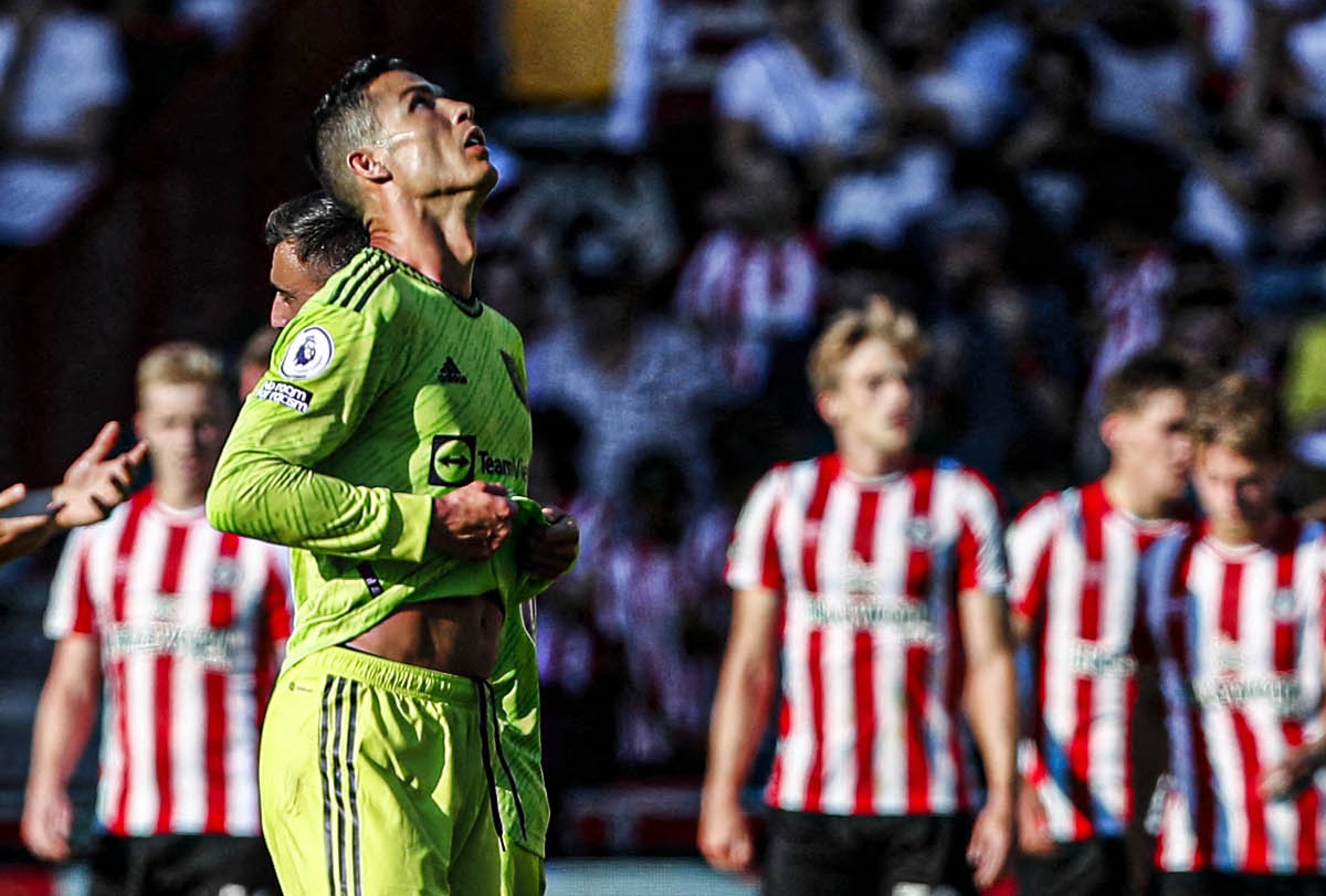 Το απόλυτο χάος στη Γιουνάιτεντ και ταπείνωση από την Μπρέντφορντ! (vid)