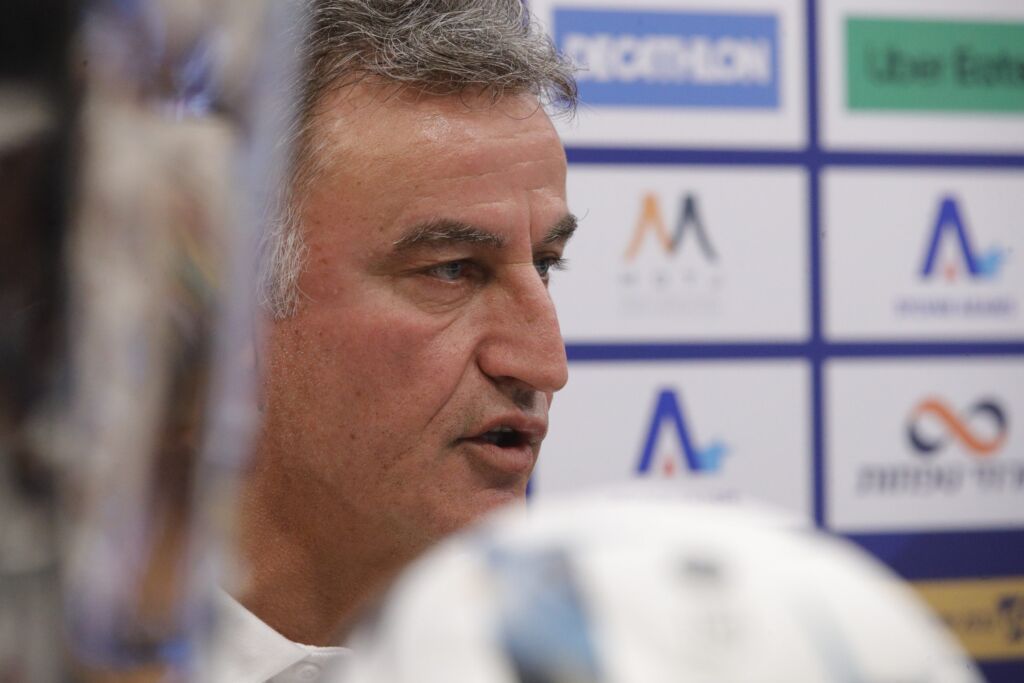 Ο προπονητής της Παρί τρομάζει όλη την Ευρώπη: «Πάμε για τρεις μεγάλες μεταγραφές!»