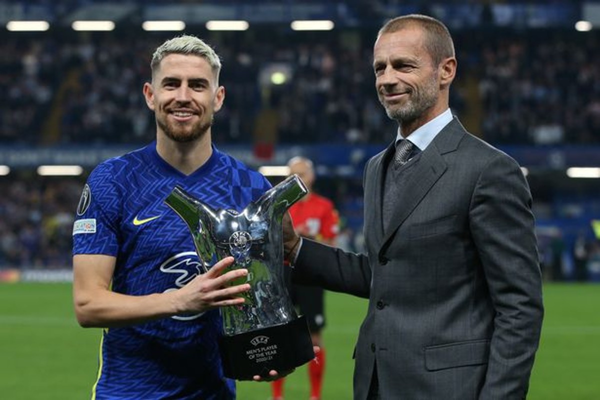 Η UEFA ανακοίνωσε τους τρεις υποψήφιους για τον καλύτερο παίκτη της χρονιάς