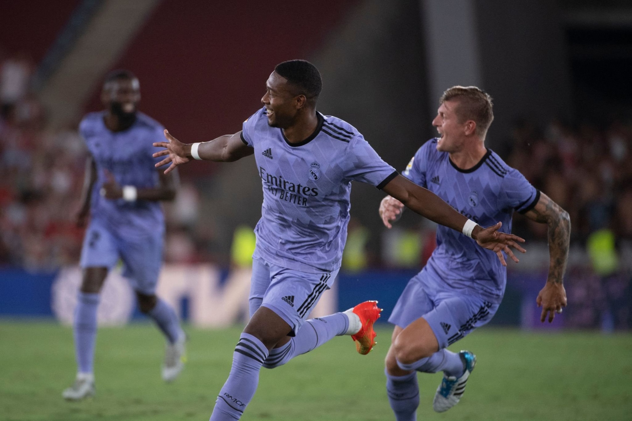 «Βασίλισσα» και στις πρεμιέρες η Ρεάλ! (vid)