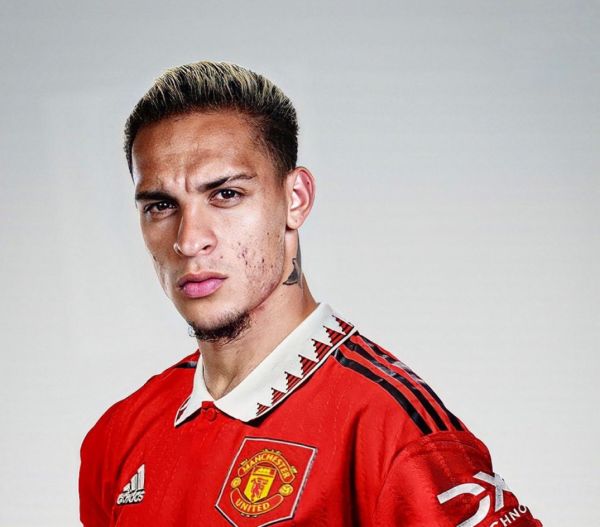 Δεν χτυπάει μόνο στην... επίθεση ο Άγιαξ!