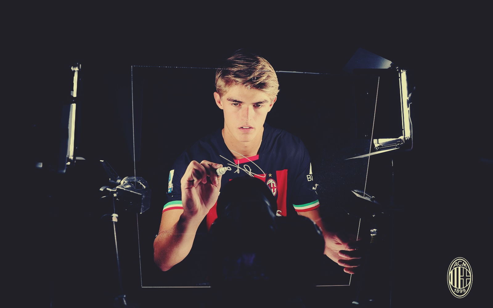 Μίλαν μεταγραφές: Έκανε ντεμπούτο με τους πρωταθλητές ο Ντε Κέτελαρ! (vid)