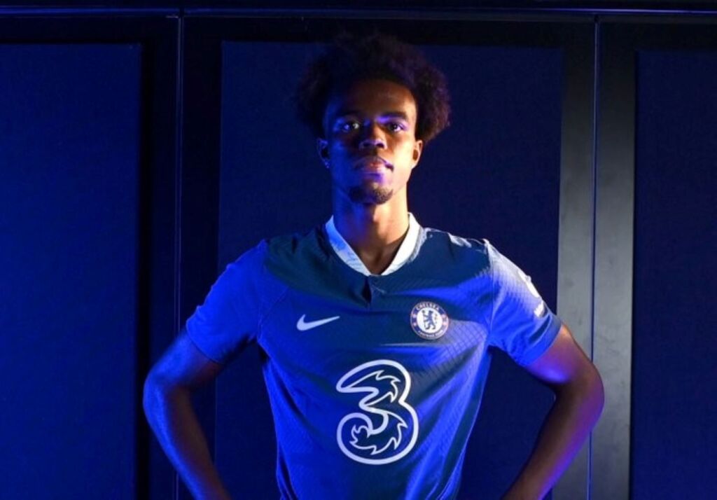 Επίσημο: Στην Τσέλσι το wonderkid του Νησιού, Κάρνεϊ Τσουκουεμέκα (pic)