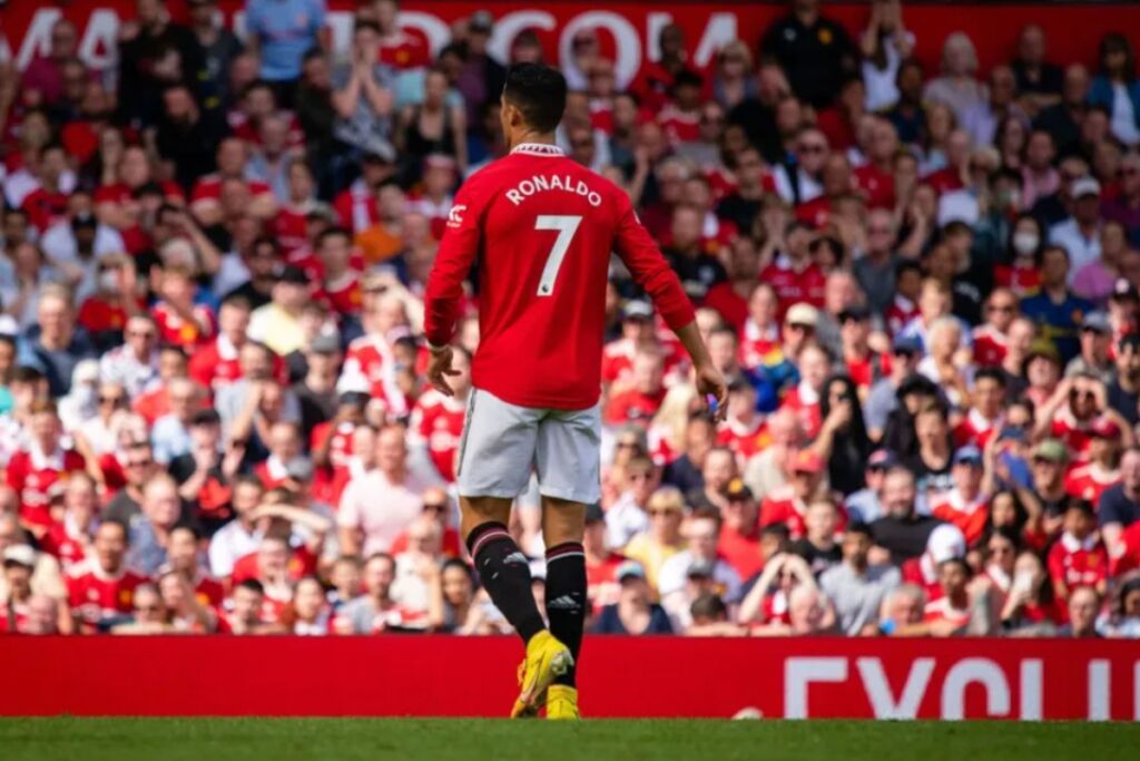 Δύο παίκτες της Γιουνάιτεντ… “παλεύουν” για να πάρουν το «7» του Κριστιάνο!