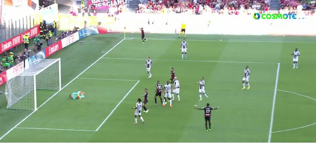 Ο Μπραχίμ Ντίας έφερε το FIFA Street στο «Σαν Σίρο» με την ντρίμπλα του! (vid)