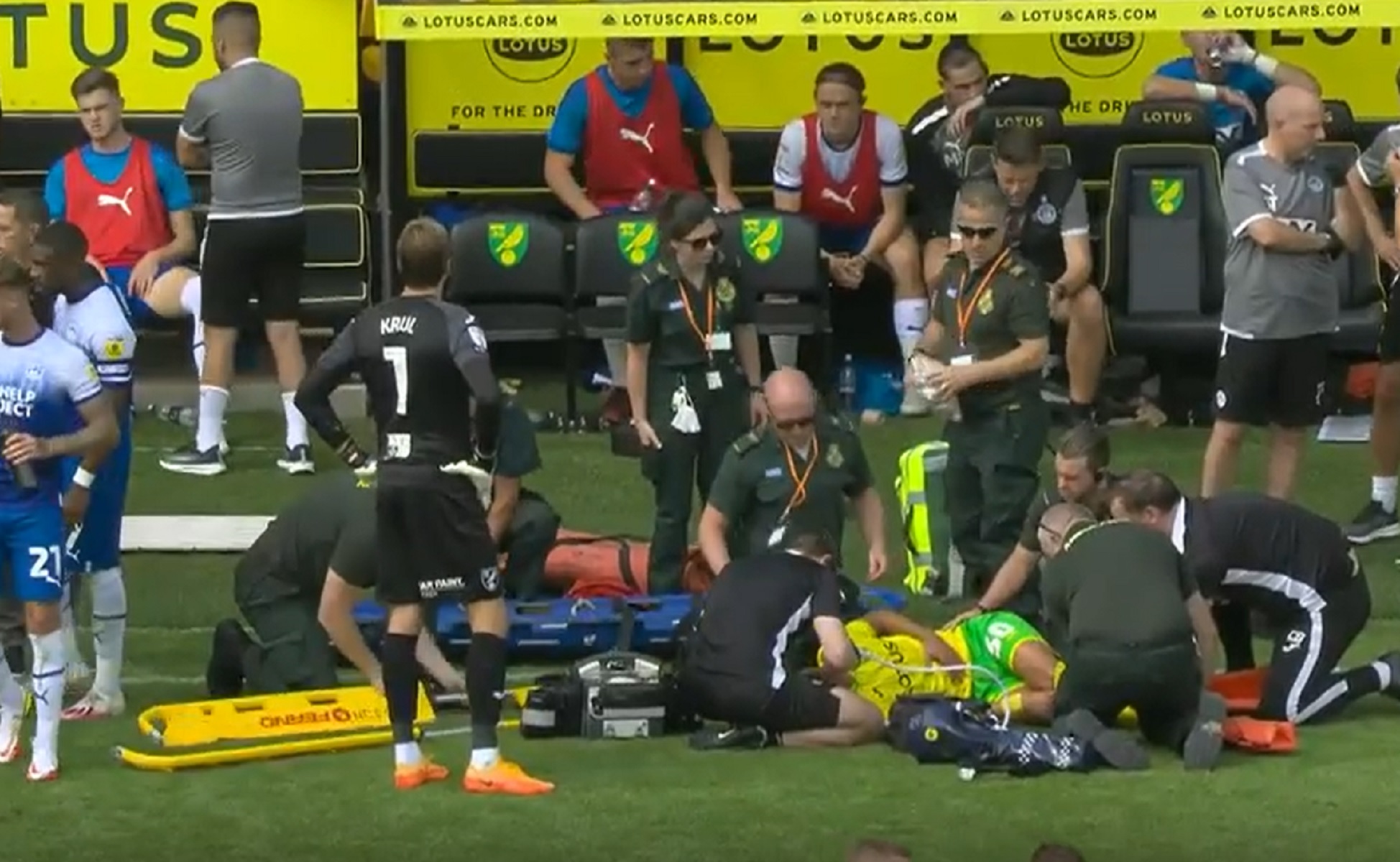 Διέλυσε τον αστράγαλό του ο Γιαννούλης – Αποχώρησε με μάσκα οξυγόνου (vid)