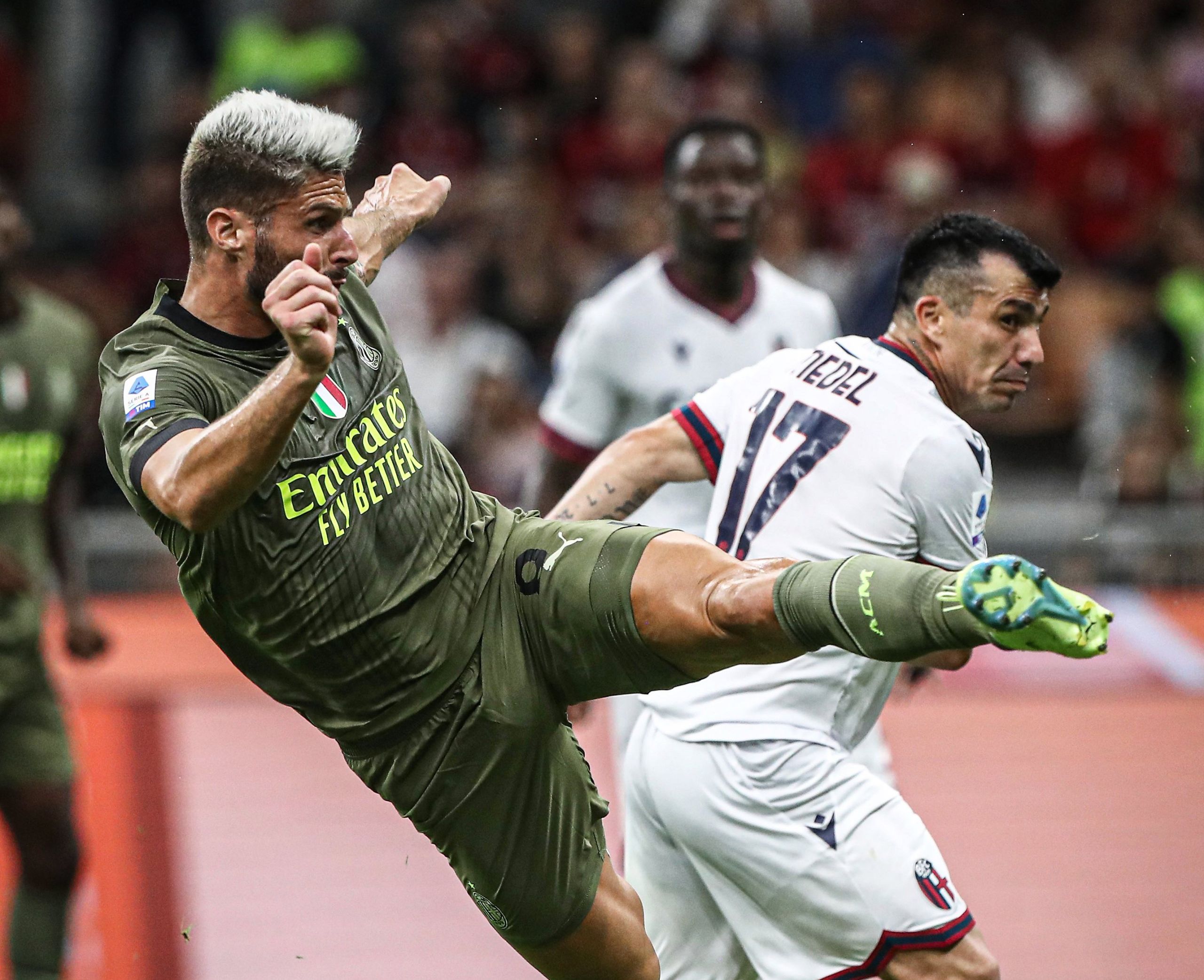 Γκολ σκέτη αλητεία από τον Ζιρού – Γυριστό και… για λίγο να σκίσει τα δίχτυα (vid)