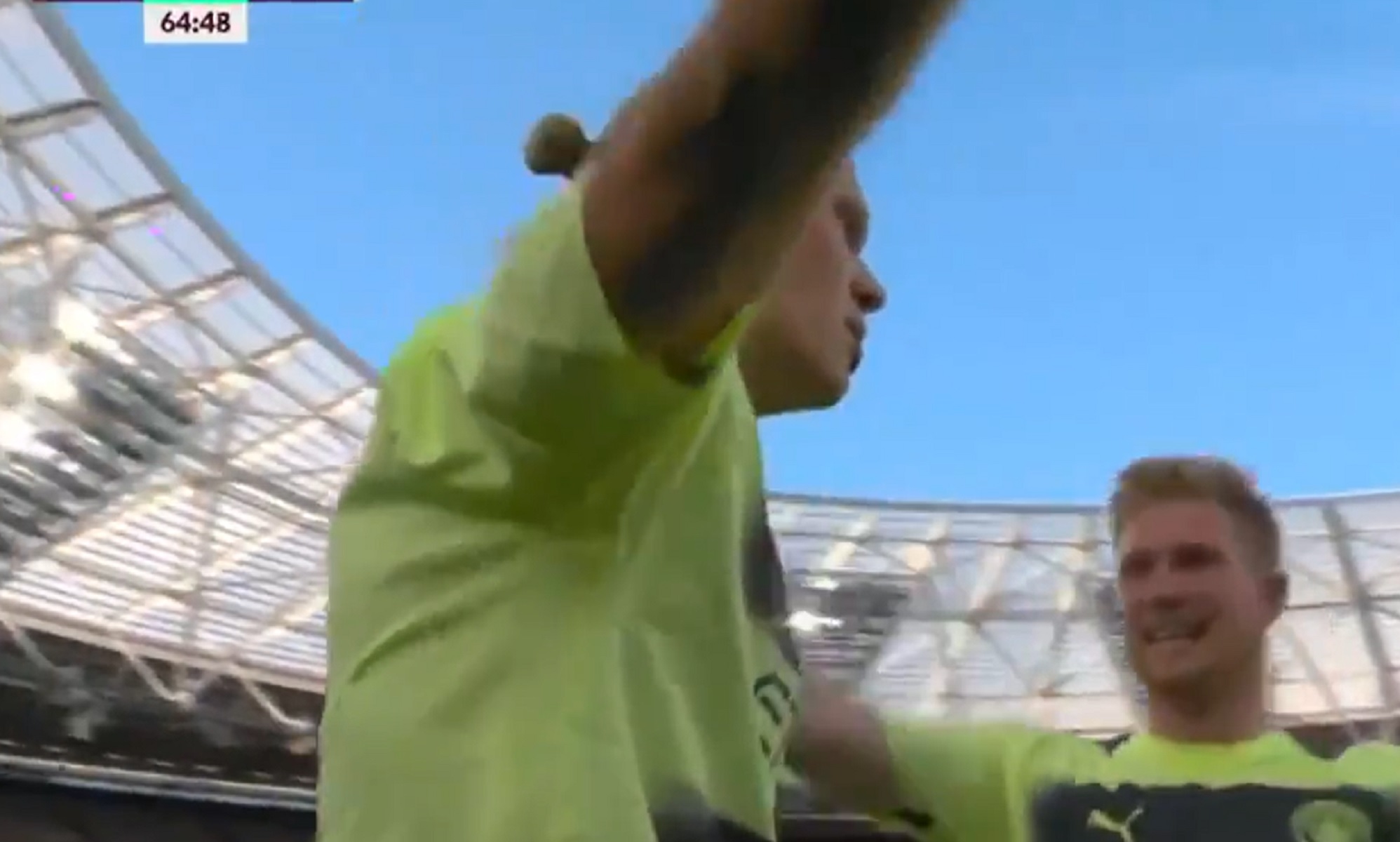 Ξεκίνησαν τα όργια – Ντε Μπρούιν σερβίρει, Χάαλαντ… σκοτώνει (vid)