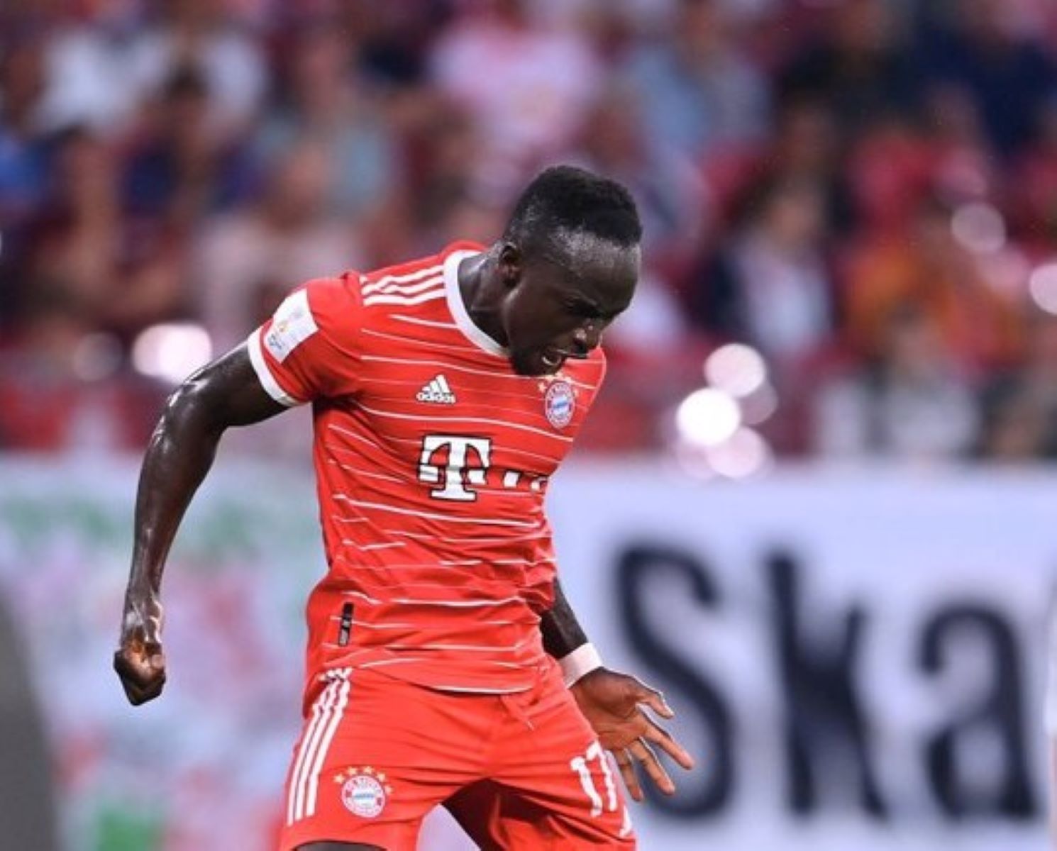 Ζεματάει η Μπάγερν στη Φρανκφούρτη – Τρίμπαλο σε 30 λεπτά με γκολ του Μανέ (vid)