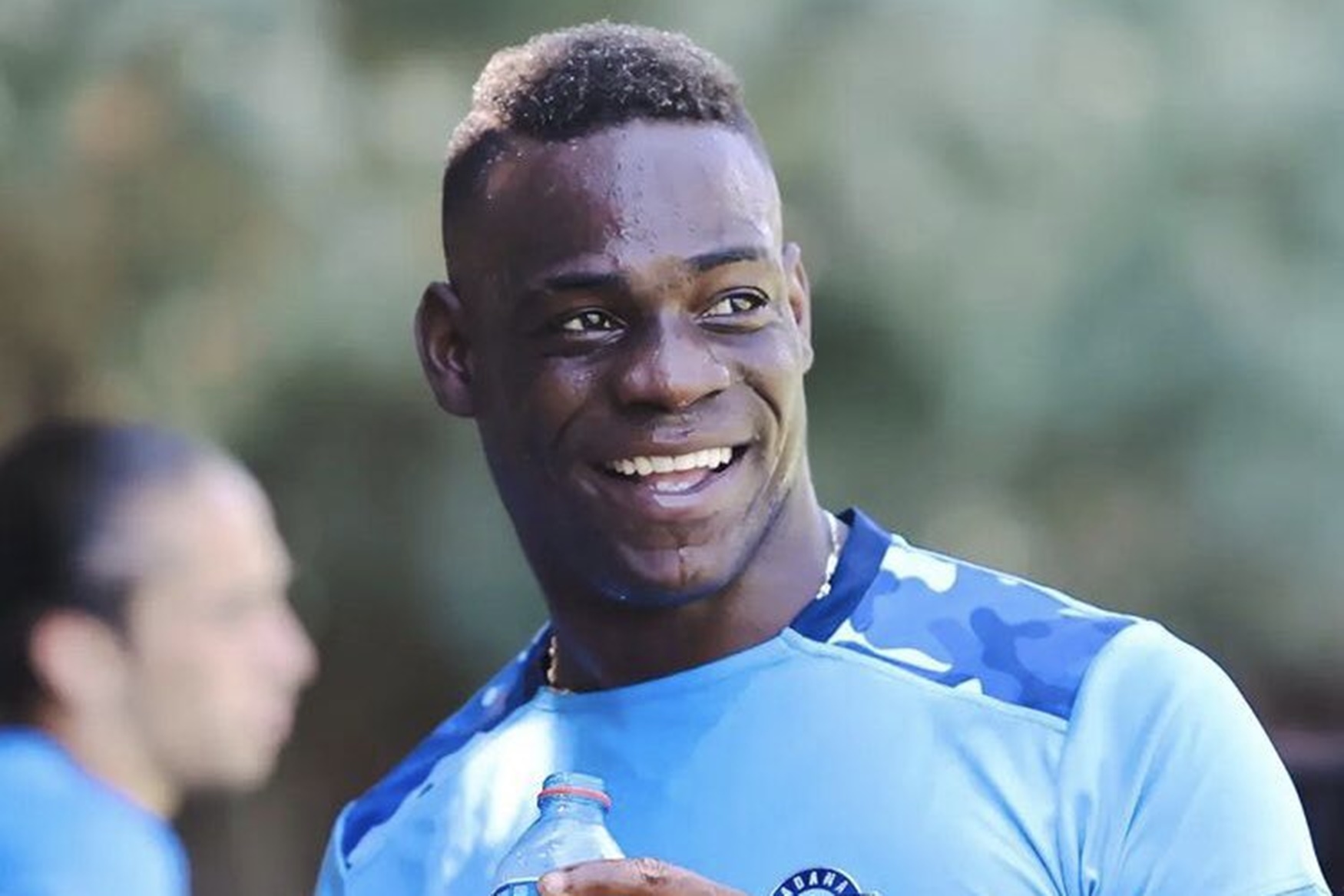 Με μία… βαλίτσα στο χέρι ο Μπαλοτέλι: Φεύγει από Τουρκία και πάει Ελβετία!