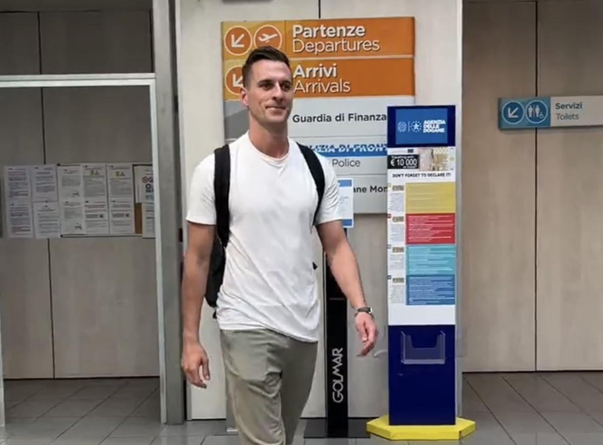 Έφτασε στο Τορίνο το μεγάλο «πιστόλι» της Γιουβέντους! (vid)