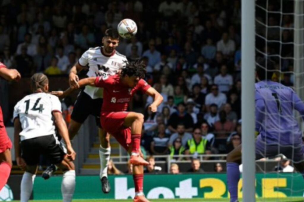 Ο Μίτροβιτς έκανε μια «χαψιά» τον Άρνολντ και τέζα η Λίβερπουλ (vid)