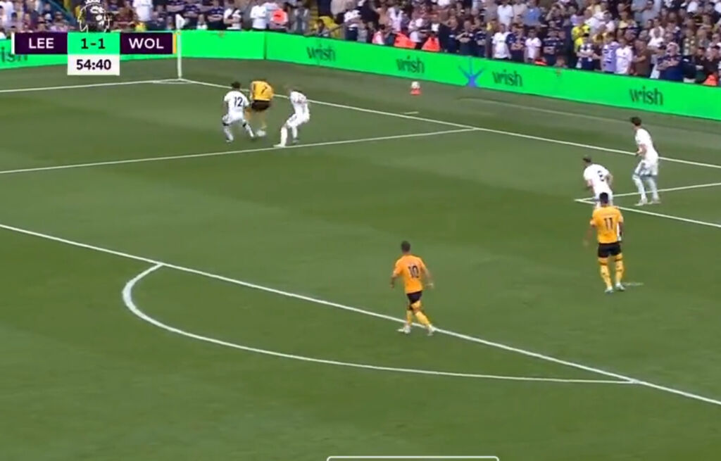 Σκέτη τρέλα η ντρίμπλα του Νέτο – Έκανε… καινούργιους δυο παίκτες της Λιντς! (vid)