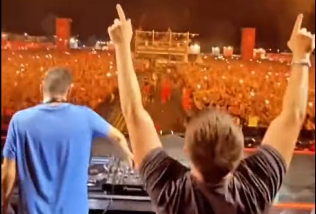 Έλληνες DJs έπαιξαν στη Σαρδηνία στους ρυθμούς «Pioli is on fire» (vid)