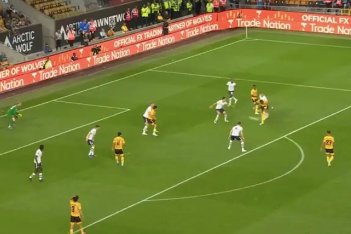 Αντάμα Τραορέ: Το «θηρίο» της Γουλβς επέστρεψε με απίθανη γκολάρα (vid)