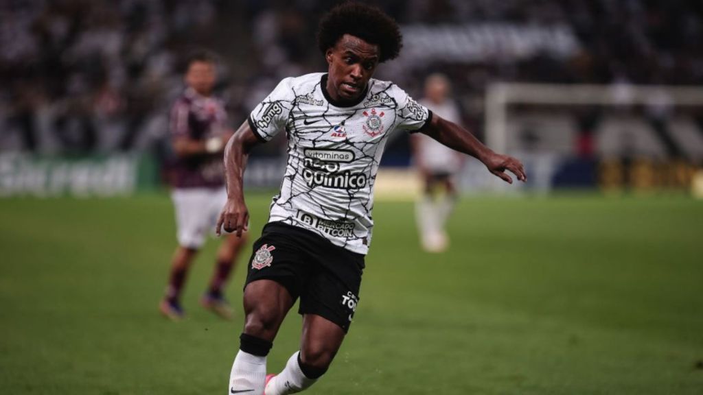 Ένας χρόνος μακριά ήταν αρκετός, ο Γούλιαν επιστρέφει στο Λονδίνο!