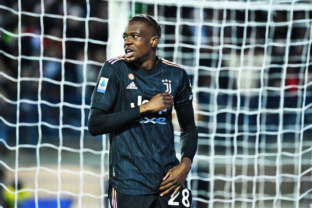 Η Ρόμα ψωνίζει από τη Γιουβέντους  τον αντι-Βαϊνάλντουμ!