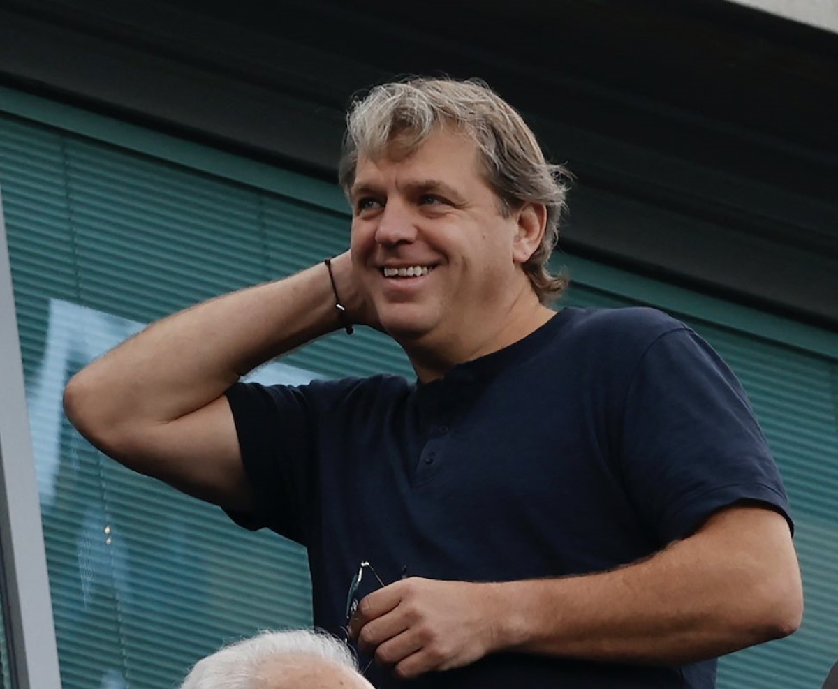 Το “αφεντικό” της Τσελσι τρελάθηκε – Αγοράζει ομάδες της Ευρώπης και αντιγράφει… την Σίτι