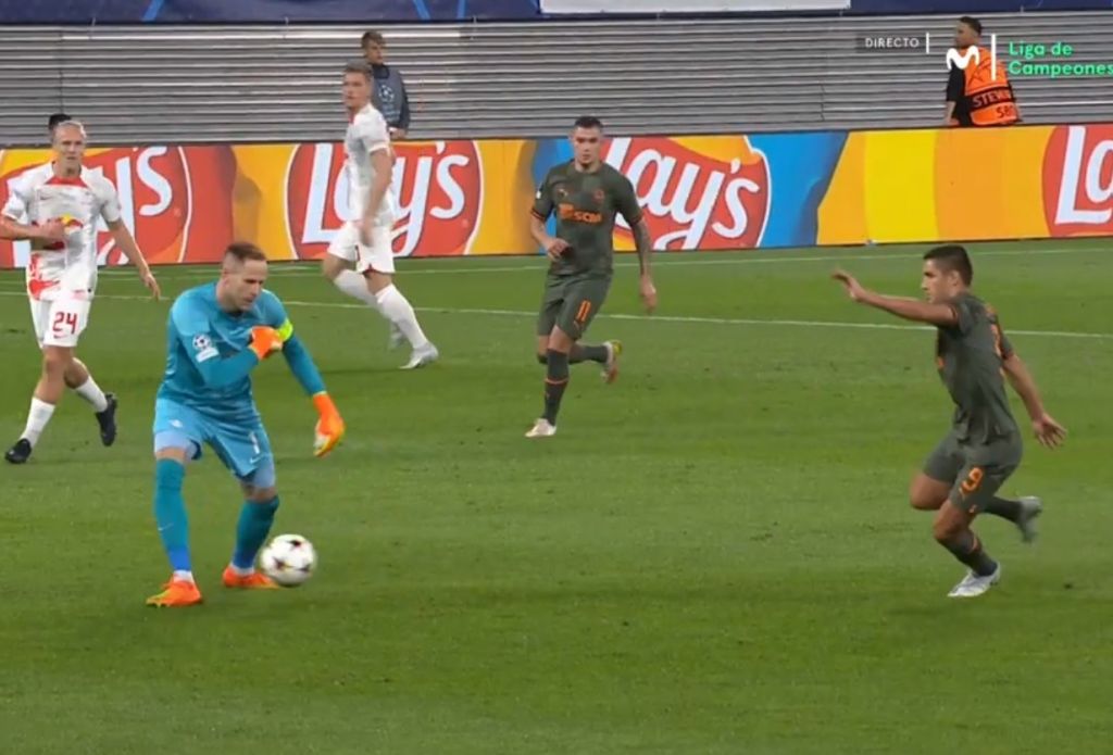 Γκουλάτσι, το παράκανες με τις ντρίμπλες – Ούτε στα τοπικά της Ουγγαρίας τέτοια γκάφα! (vid)