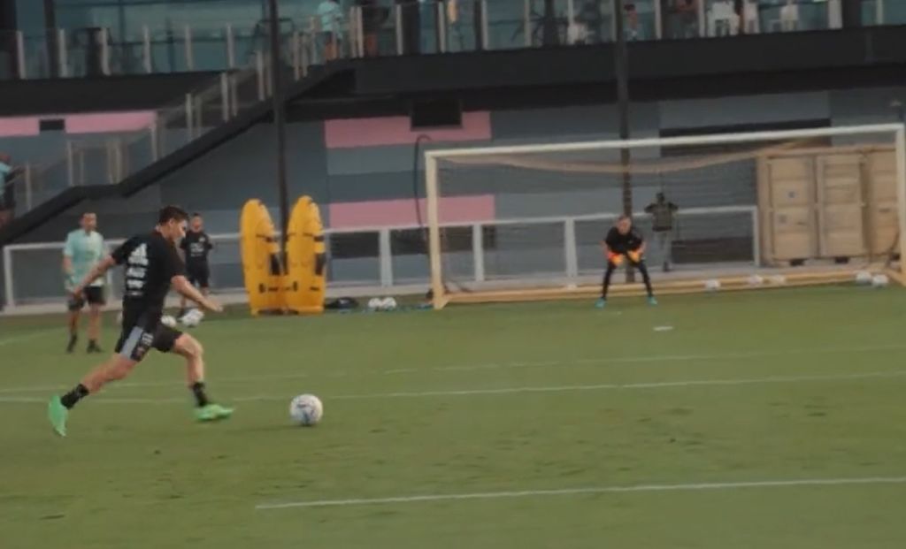 Ο Άλβαρεζ της Σίτι διδάσκει απλόχερα μαθήματα πλασέ (vid)