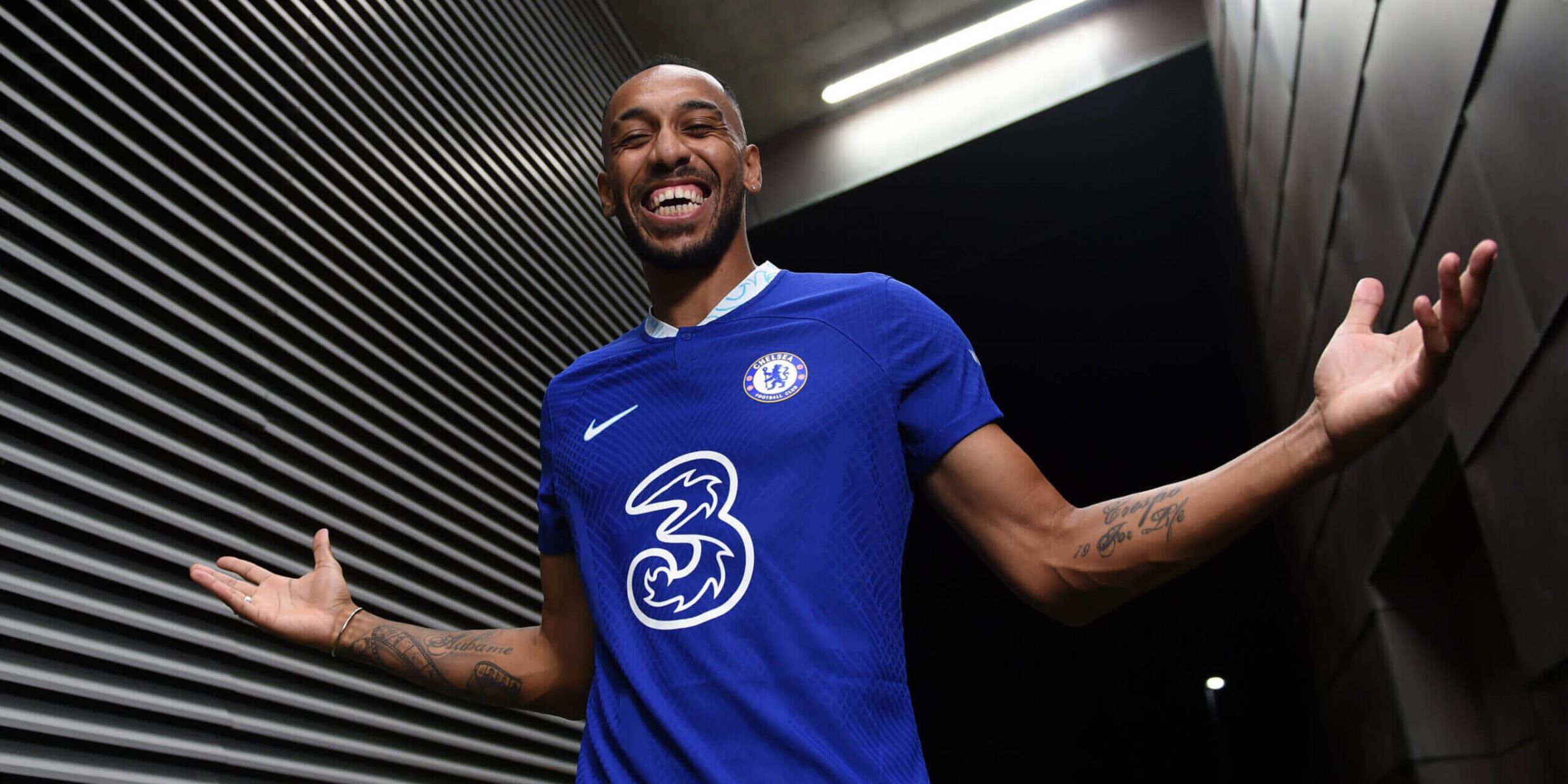 «Τρολάρουν» τον Ομπαμεγιάνγκ – Πήγε στην Τσέλσι για τον Τούχελ και κείνος έφυγε