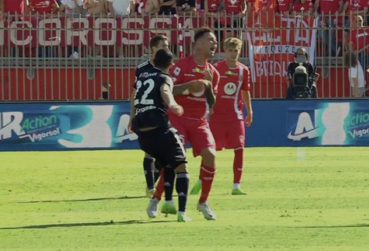 ΑΠΑΡΑΔΕΚΤΟΣ ο Ντι Μαρία – Έριξε αγκωνιά στο στήθος αντιπάλου και αποβλήθηκε (vid)