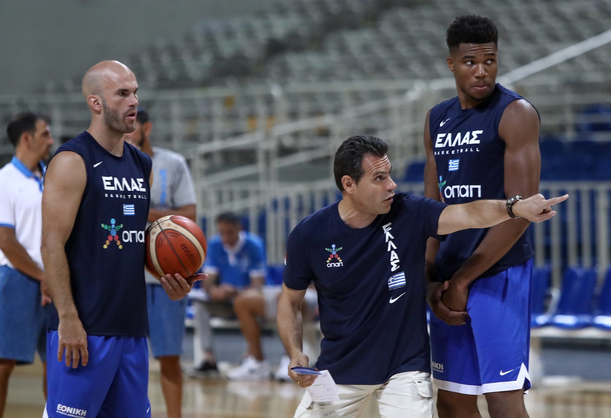 Πρεμιέρα η Εθνική