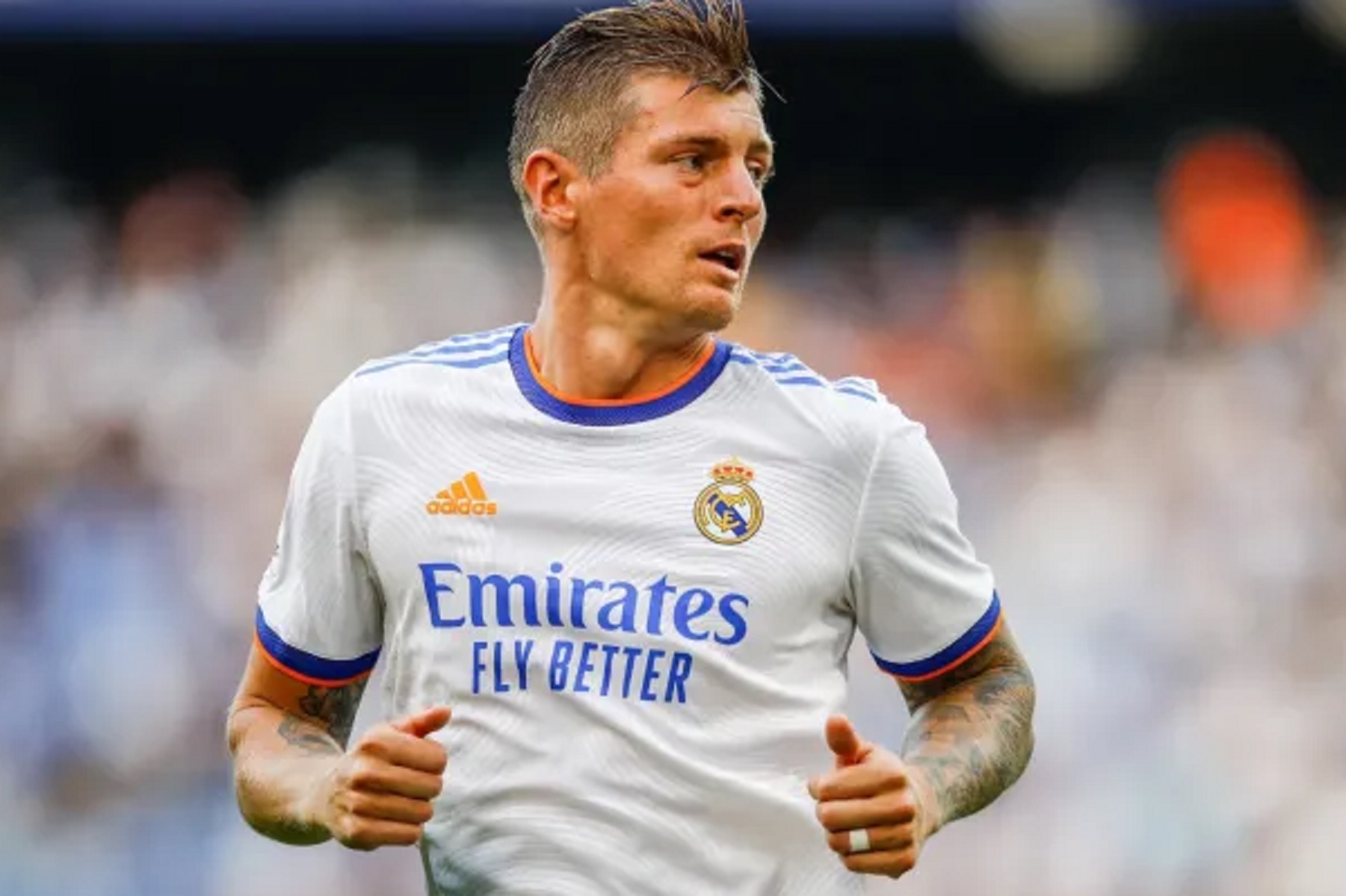 Kρόος: «Τι να μας πει η Premier League, εμείς παίρνουμε τις κούπες»