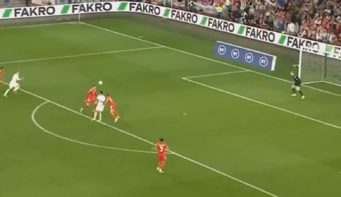 Ο Λεβαντόφσκι… τάισε τον Σφιντέρσκι για το γκολ της Πολωνίας (vid)