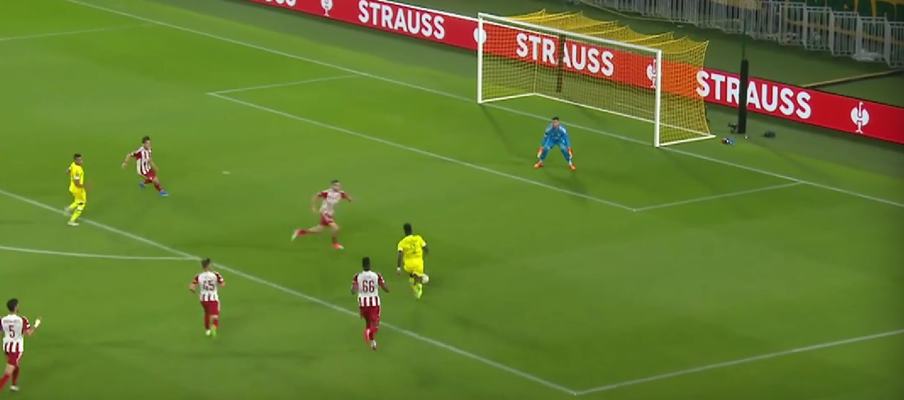 Ναντ – Ολυμπιακός: Τάκλιν για… σεμινάριο από τον Μανωλά! (vid)