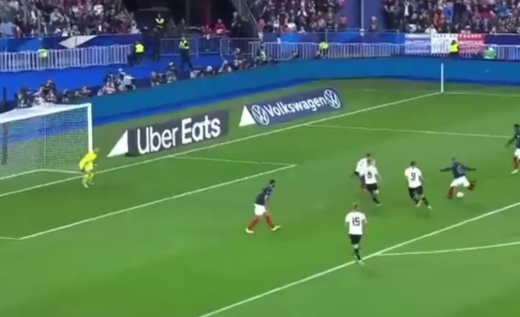 Οδοστρωτήρας Μπαπέ παρέσυρε όλη την Αυστρία! (vid)