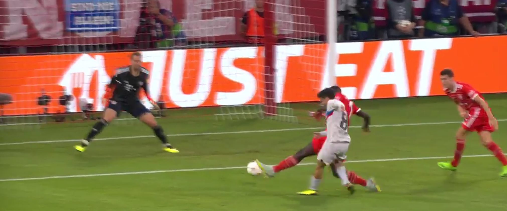 Πέδρι, εδώ κάνεις stop: Κατέβασε… ρολά ο Νόιερ! (vid)