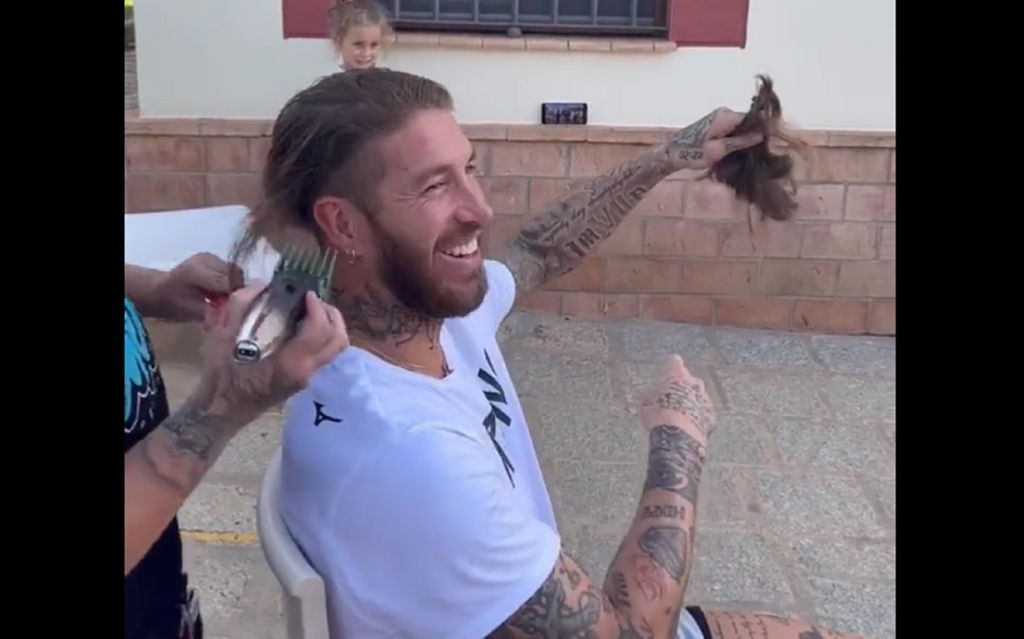 O Σέρχιο Ράμος αποχωρίστηκε την περίφημη κοτσίδα του (vid)