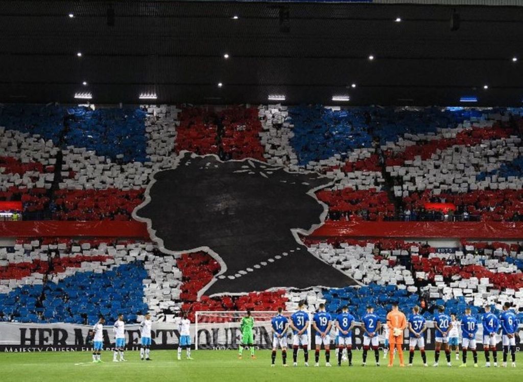 Μαγευτικό κορεό των οπαδών των Ρέιντζερς για τη Βασίλισσα Ελισάβετ (vid)