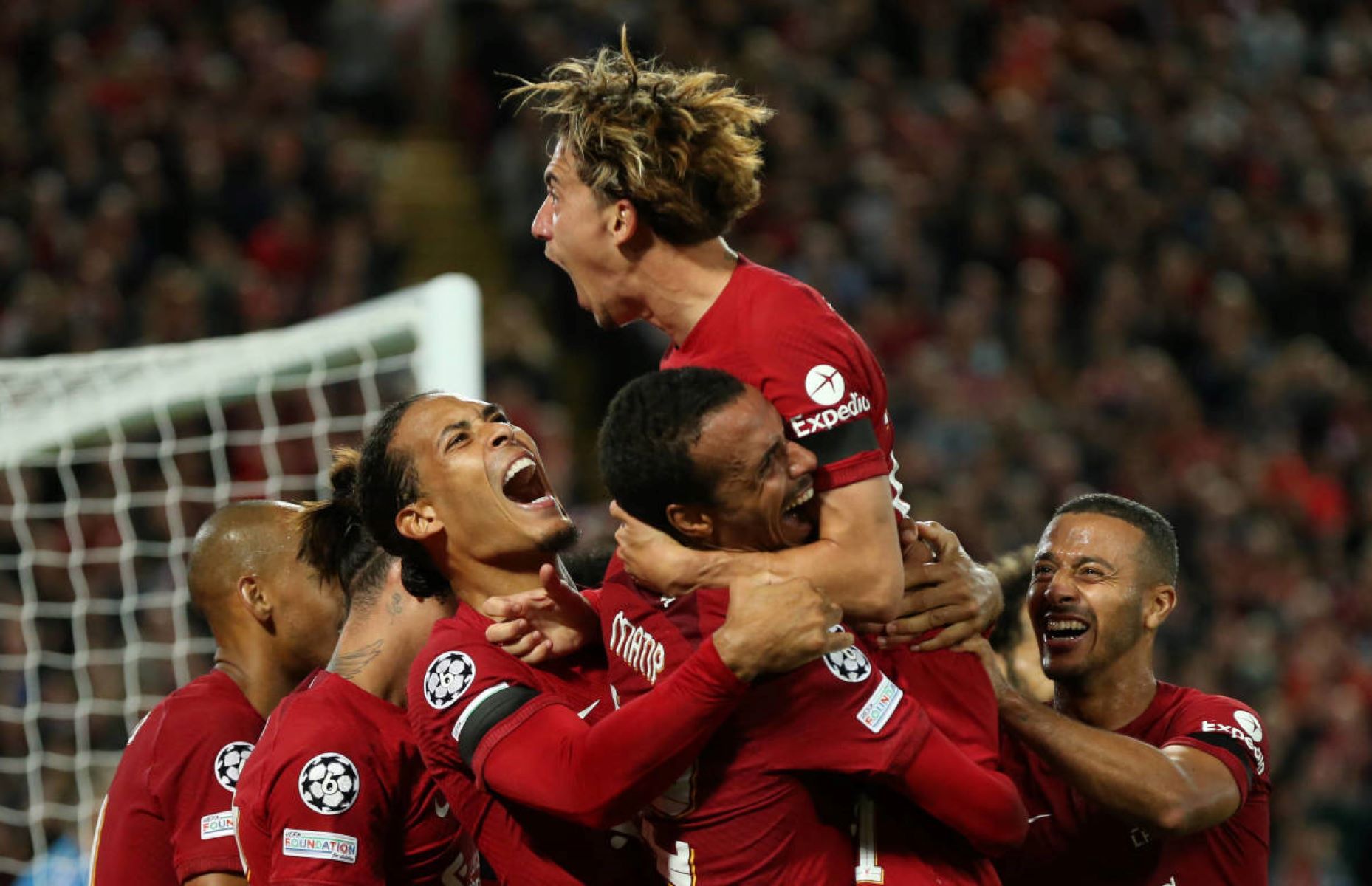 «Ύμνοι» Αουρέλιο για Τσιμίκα – «Φανταστικός, πρέπει να μοιραστεί τον χρόνο με τον Ρόμπερτσον»