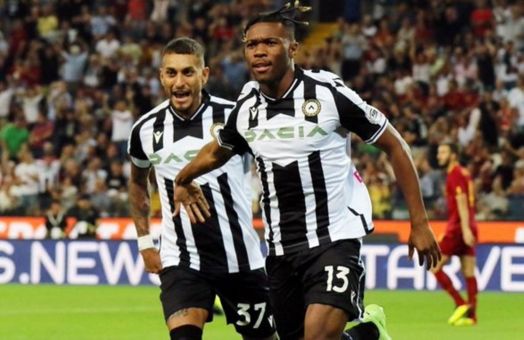 Στάση στο Ούντινε με… γερή σφαλιάρα για Ρόμα και Μουρίνιο