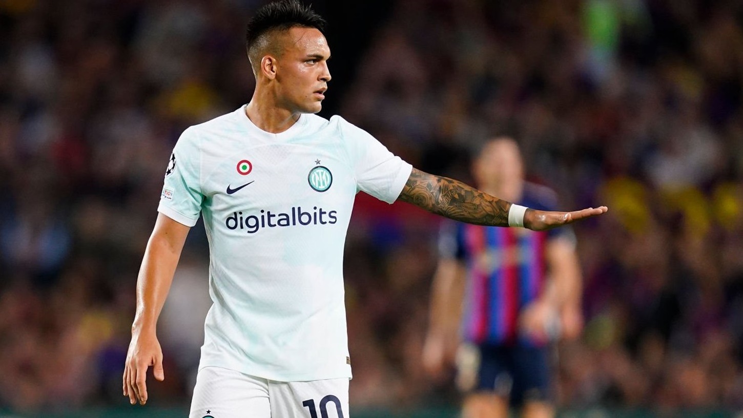 Ο Λαουτάρο «παγώνει» όλη τη Βαρκελώνη – Έπαιξε… μπιλιάρδο στο τέρμα του Τερ Στέγκεν!